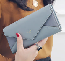 Laden Sie das Bild in den Galerie-Viewer, Scrub envelope wallet - orevele