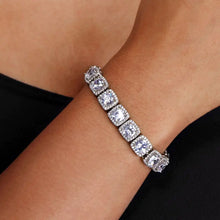 Load image into Gallery viewer, White 18k Gold Bracelet - orevele