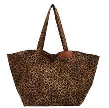 Laden Sie das Bild in den Galerie-Viewer, Leopard Print Canvas Tote Bag - orevele