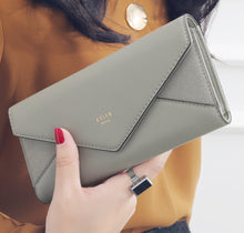 Laden Sie das Bild in den Galerie-Viewer, Scrub envelope wallet - orevele