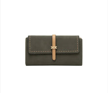 Laden Sie das Bild in den Galerie-Viewer, Elegant Chain Detail Wallet - orevele