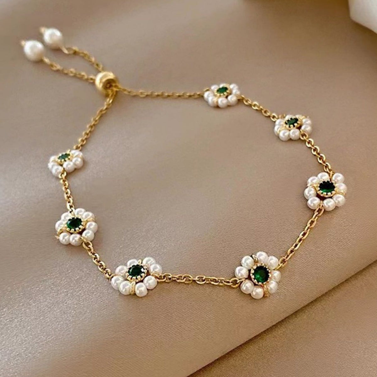 Enchanting Floral Bracelet - orevele