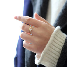 Load image into Gallery viewer, Elegant Crystal Bridal Ring - orevele