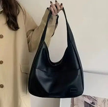 Load image into Gallery viewer, Large-Capacity Retro Shoulder Bag - orevele