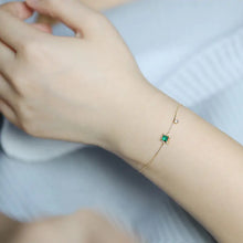 Load image into Gallery viewer, Emerald Shine Chain Bracelet - orevele